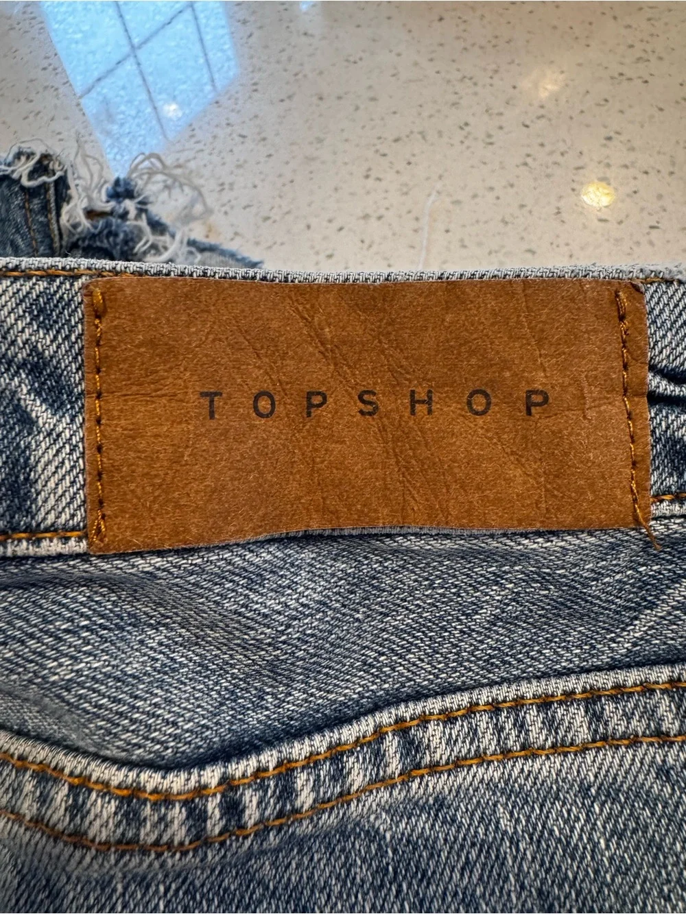 Topshop Mom Denim Cutoff Shorts Light Wash Distressed Raw Hem Size 14